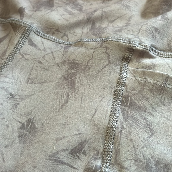 NWT! Gray flower print biker shorts - Picture 2 of 4